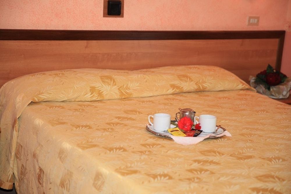 Hotel Ludovici Фиуджи Екстериор снимка