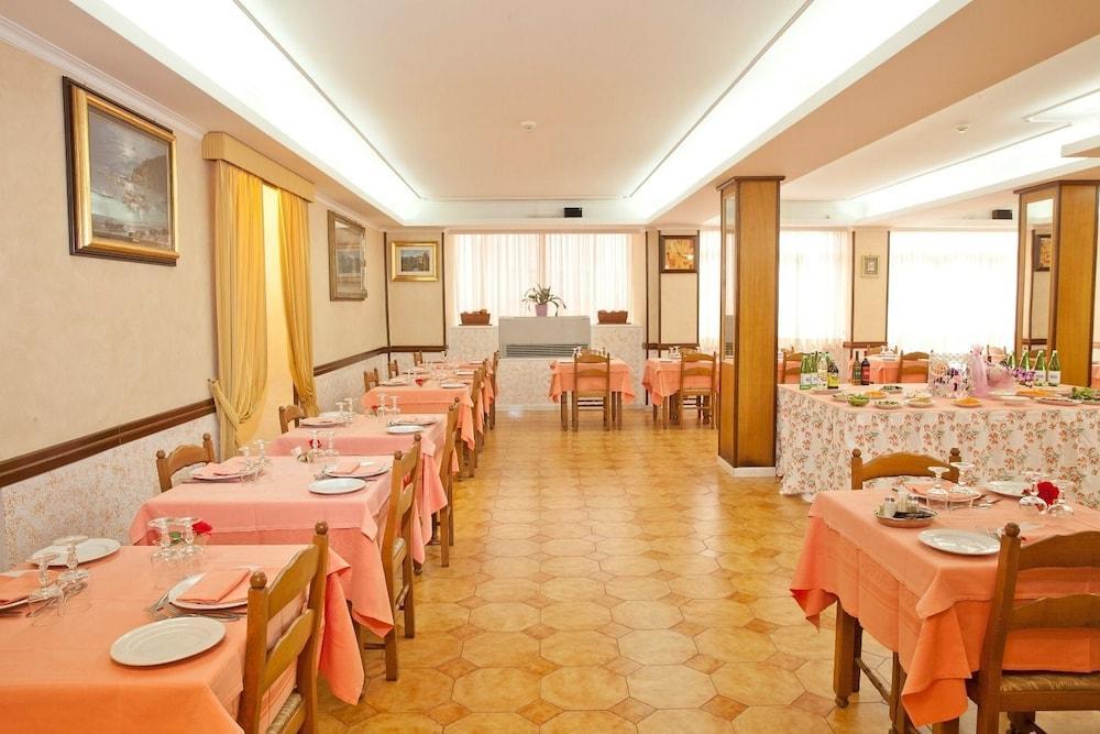 Hotel Ludovici Фиуджи Екстериор снимка