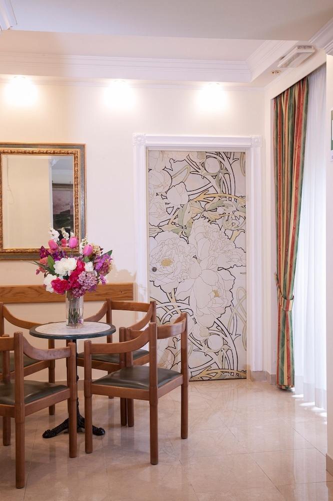 Hotel Ludovici Фиуджи Екстериор снимка