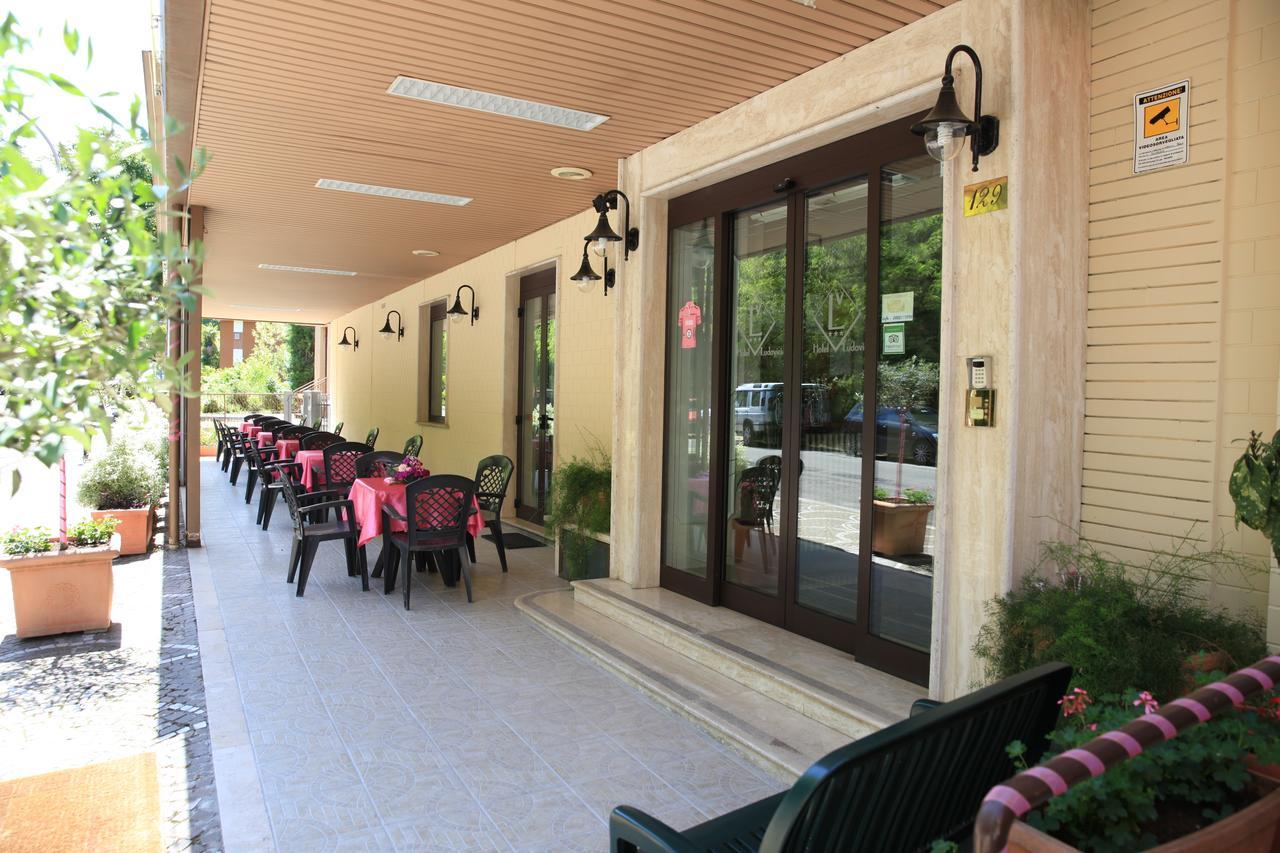 Hotel Ludovici Фиуджи Екстериор снимка