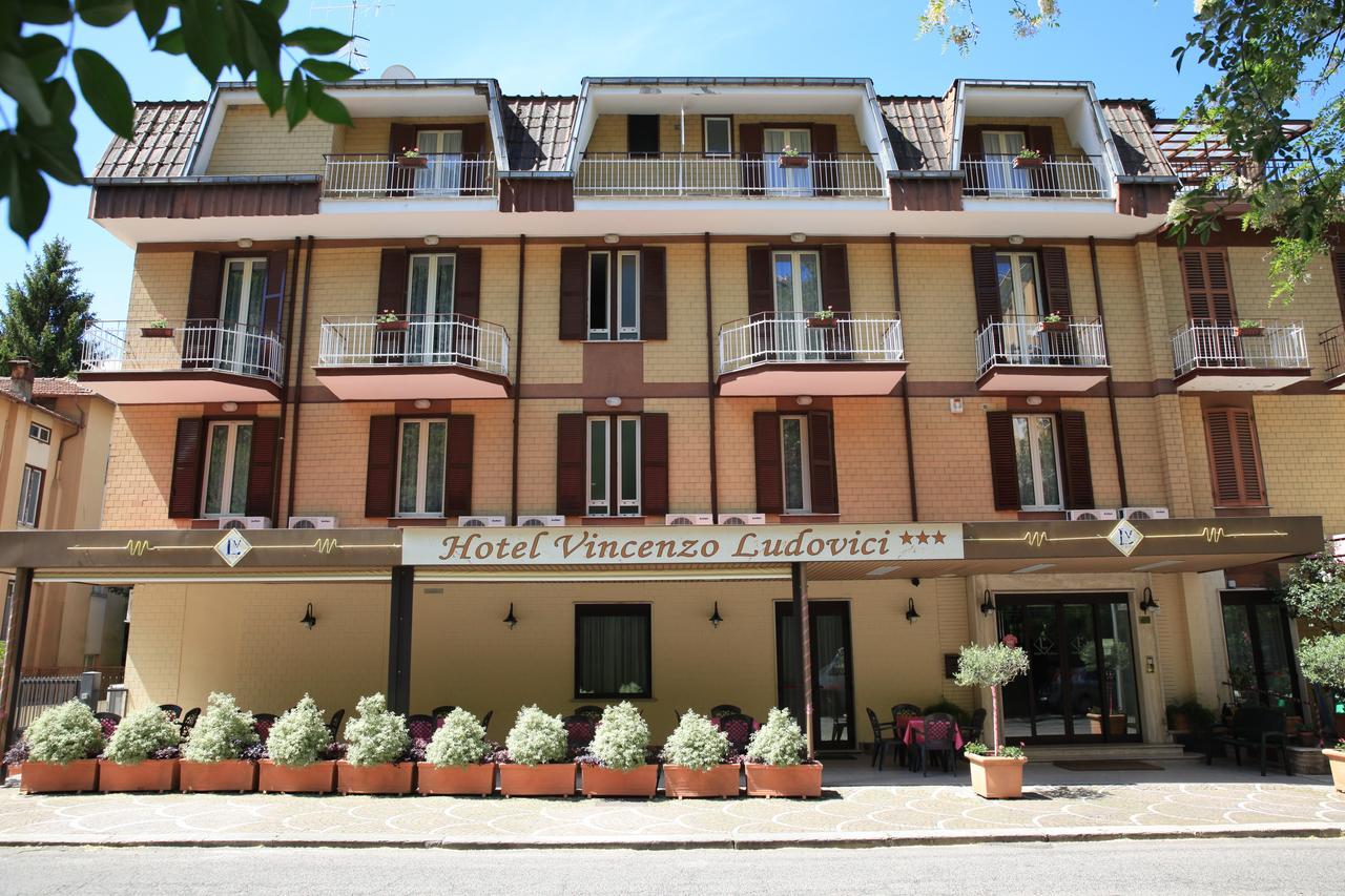 Hotel Ludovici Фиуджи Екстериор снимка