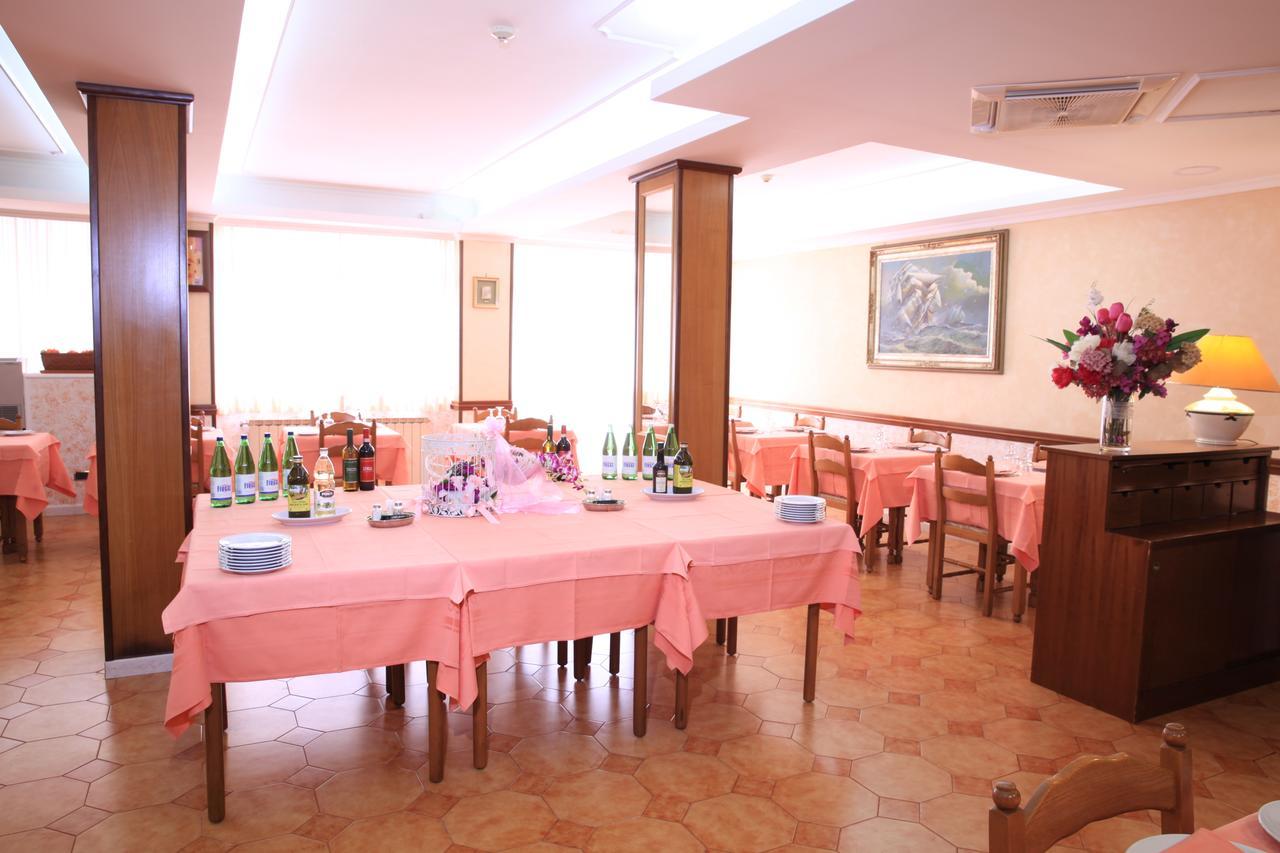 Hotel Ludovici Фиуджи Екстериор снимка