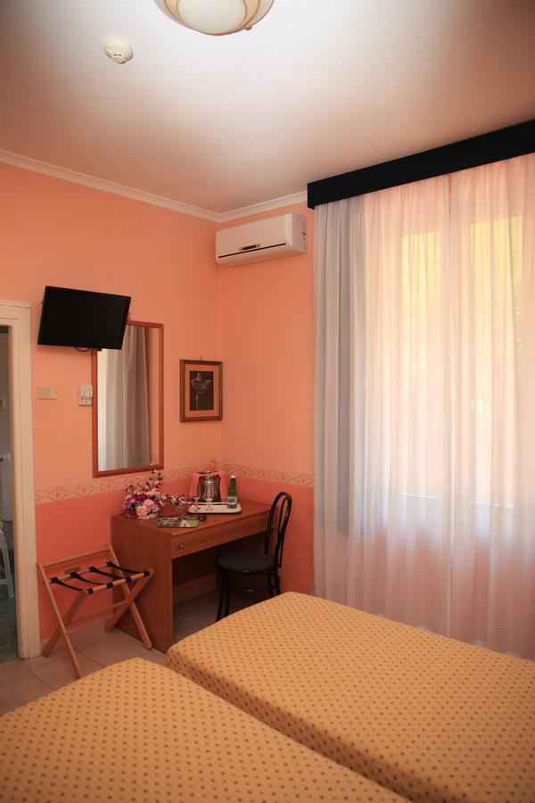 Hotel Ludovici Фиуджи Екстериор снимка