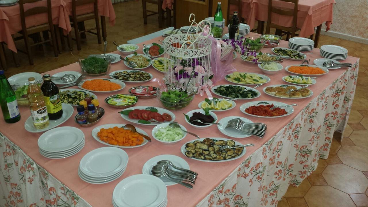 Hotel Ludovici Фиуджи Екстериор снимка