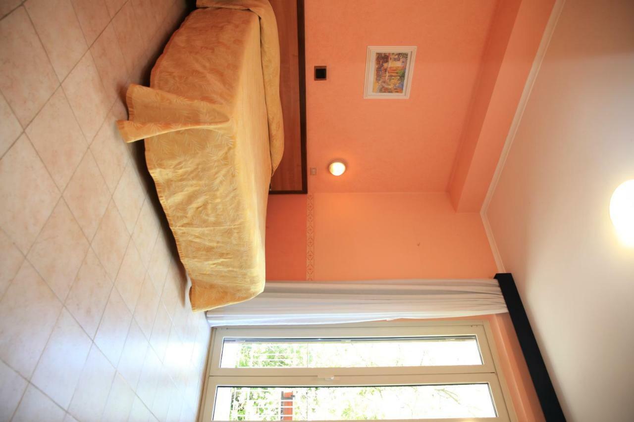 Hotel Ludovici Фиуджи Екстериор снимка